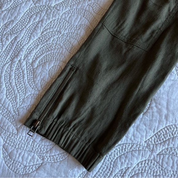 Veronica Beard - Caladium Cropped Zip-Trim Cargo Pants - Army Green - Picture 9 of 14